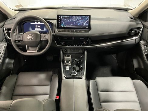 Used 2025 Nissan Rogue SL AWD/4WD image 13