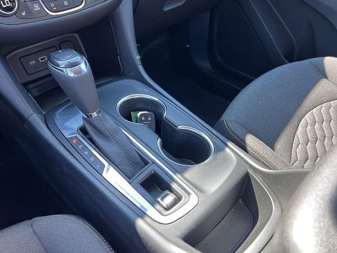 Used 2020 Chevrolet Equinox LT FWD image 24