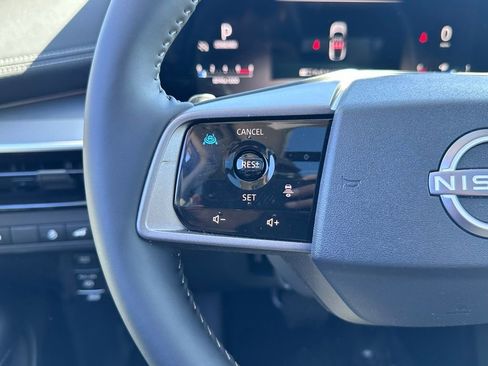 Used 2025 Nissan Murano SL image 14