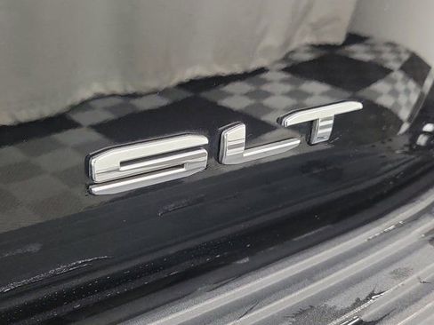 Used 2021 GMC Yukon SLT w/ SLT Premium Package RWD image 8
