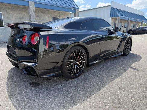 Used 2024 Nissan GT-R Premium w/ Floor Mat Package image 7