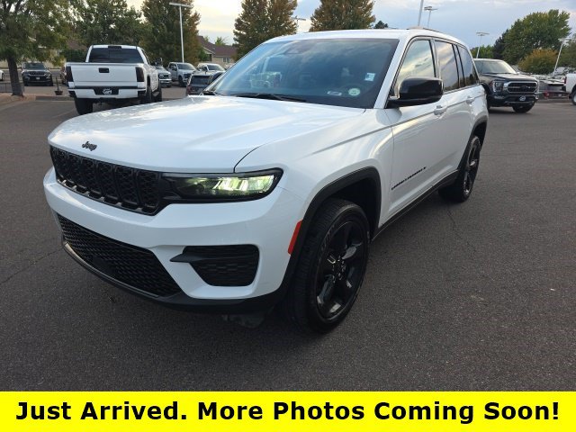 Used 2023 Jeep Grand Cherokee Altitude AWD/4WD image 1