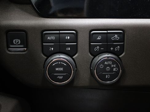 Used 2025 Chevrolet Silverado 1500 RST AWD/4WD image 29