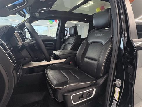 Used 2019 RAM 1500 Laramie AWD/4WD image 19
