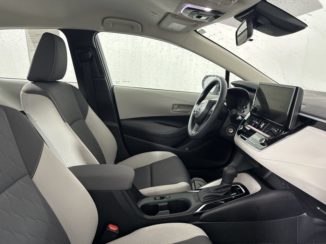 Used 2025 Toyota Corolla LE FWD image 12