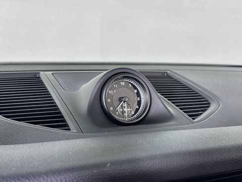 Certified 2023 Porsche Macan AWD/4WD image 23