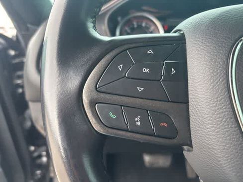 Used 2023 Dodge Challenger SXT RWD image 11