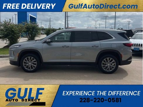 Used 2025 Buick Enclave Preferred FWD image 5