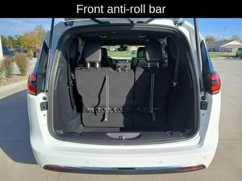 New 2026 Chrysler Pacifica Select image 18