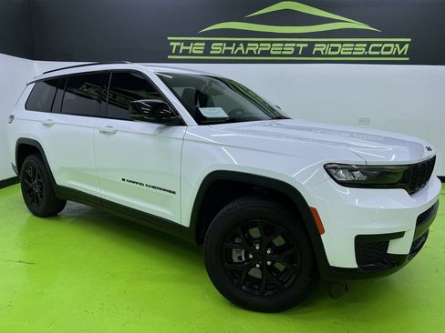 Used 2024 Jeep Grand Cherokee L Laredo AWD/4WD image 1