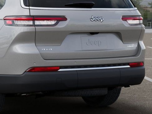 New 2025 Jeep Grand Cherokee L Limited w/ Luxury Tech Group II AWD/4WD image 14