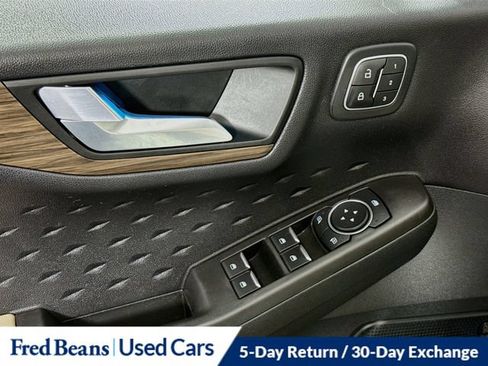 Used 2020 Ford Escape Titanium w/ Titanium Premium Package 2.0 AWD/4WD image 25