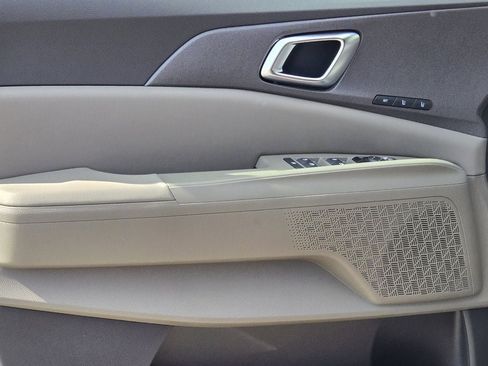 New 2026 Kia Carnival EX FWD image 15