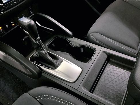 Used 2024 Nissan Frontier SV w/ SV Convenience Package image 16