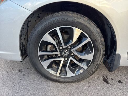 Used 2014 Honda Civic EX image 9