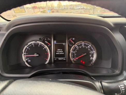 Used 2024 Toyota 4Runner TRD Off-Road Premium image 32