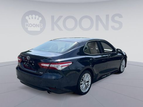 Used 2018 Toyota Camry XLE FWD image 7