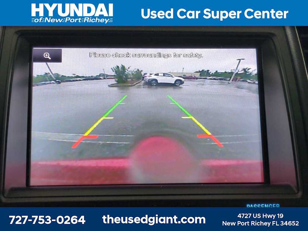 Used 2015 Ford Taurus Limited w/ Equipment Group 301A FWD image 21