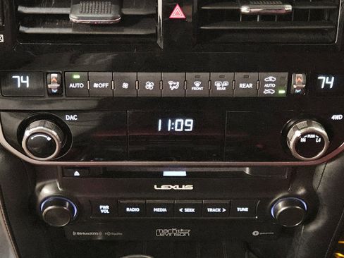Used 2023 Lexus GX 460 Premium w/ Accessory Package AWD/4WD image 41
