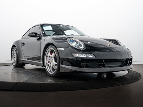 Used 2005 Porsche 911 Carrera S RWD image 9