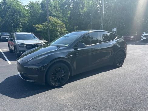 Used 2024 Tesla Model Y Long Range AWD/4WD image 7