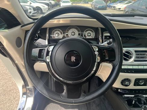 Used 2014 Rolls-Royce Wraith RWD image 18