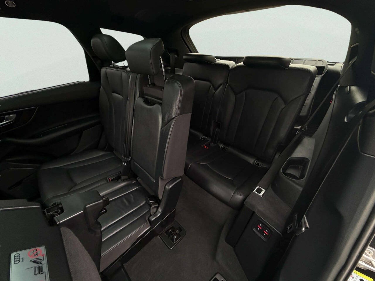 Used 2018 Audi Q7 3.0T Prestige w/ Prestige Package AWD/4WD image 28