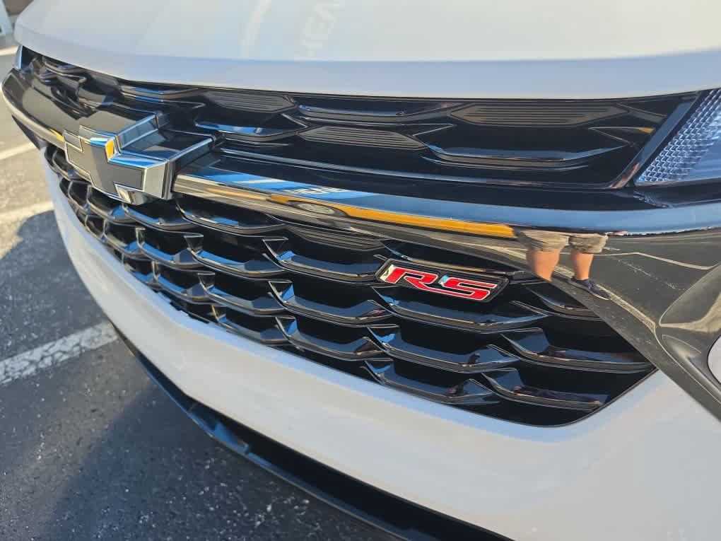 Used 2024 Chevrolet Trax RS w/ Driver Confidence Package FWD image 9