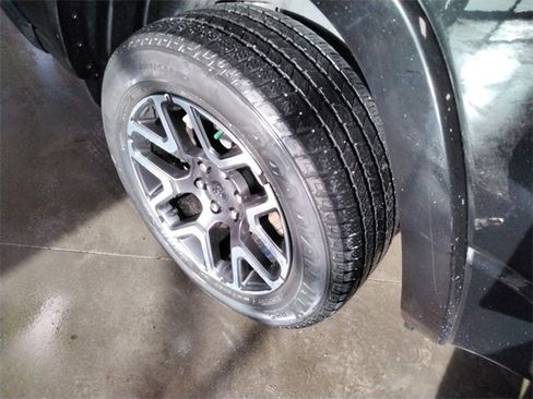 Used 2025 RAM 1500 Laramie image 18