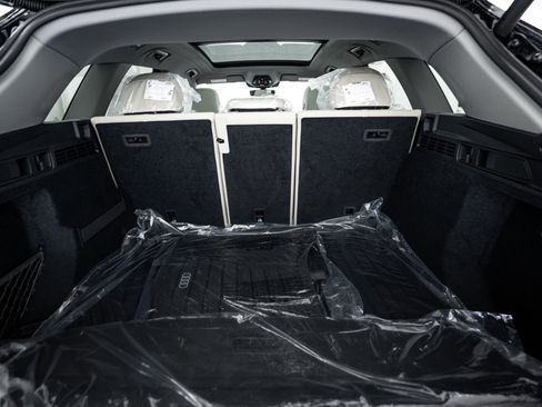 New 2025 Audi Q5 2.0T Premium image 17