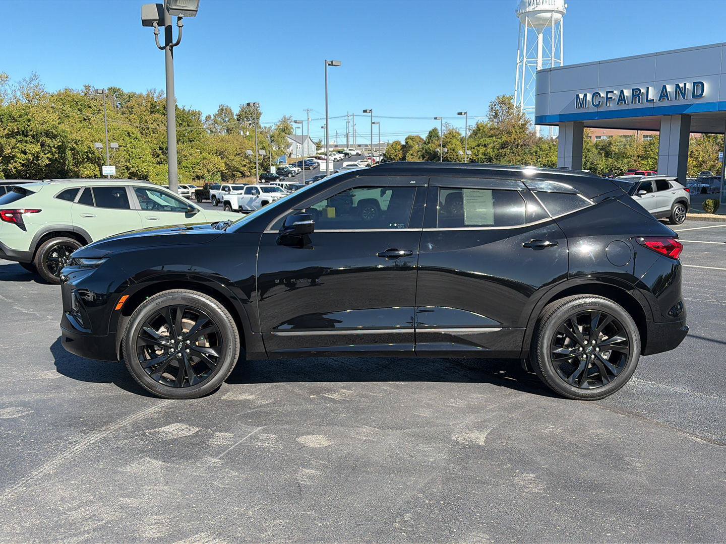 Used 2019 Chevrolet Blazer RS w/ Sun and Wheels Package FWD image 2