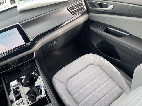 New 2026 Volkswagen Atlas Cross Sport SEL R-Line image 13