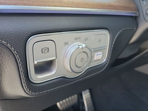 New 2026 Mercedes-Benz GLS 580 4MATIC image 28