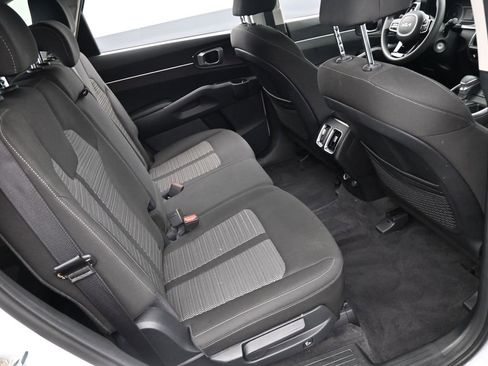 Used 2023 Kia Sorento LX image 20
