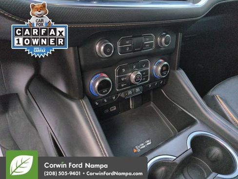 Used 2023 GMC Yukon XL AT4 w/ AT4 Premium Plus Package AWD/4WD image 17