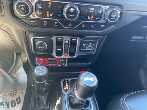 Used 2024 Jeep Wrangler Unlimited Rubicon image 26