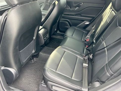 Used 2025 Lincoln Corsair Reserve image 16