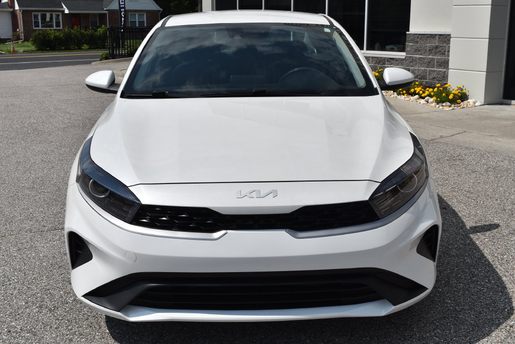 Used 2024 Kia Forte LXS FWD image 3