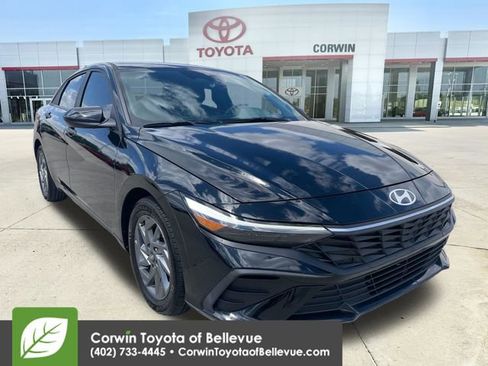 Used 2024 Hyundai Elantra SEL FWD image 1