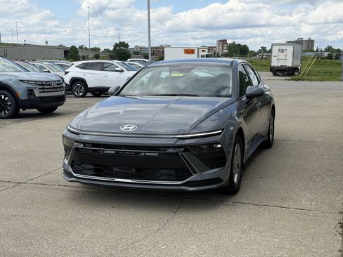 New 2026 Hyundai Sonata SE FWD image 12