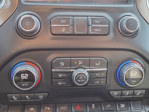 Used 2022 Chevrolet Silverado 1500 High Country w/ Technology Package image 6