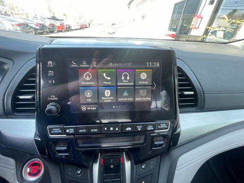 Used 2018 Honda Odyssey Touring image 13