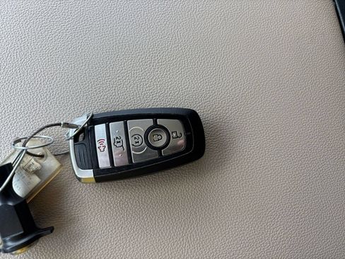 Used 2024 Ford Expedition Limited AWD/4WD image 22