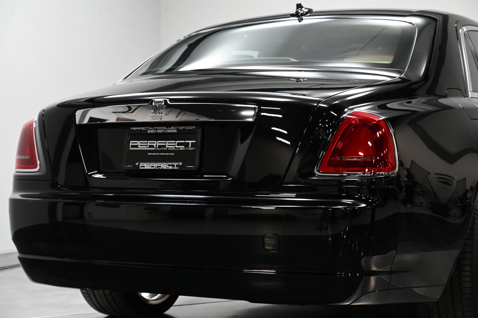 Used 2015 Rolls-Royce Ghost RWD image 52