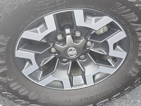 Used 2023 Toyota Tacoma SR image 3