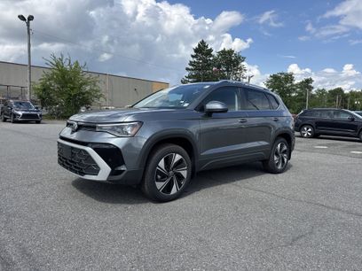 New 2025 Volkswagen Taos SE