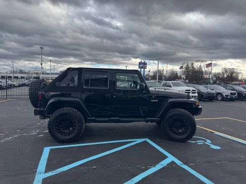Used 2016 Jeep Wrangler Unlimited Sport image 29