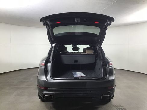 Certified 2022 Porsche Cayenne AWD/4WD image 12