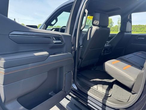 Used 2024 GMC Sierra 1500 AT4 AWD/4WD image 39