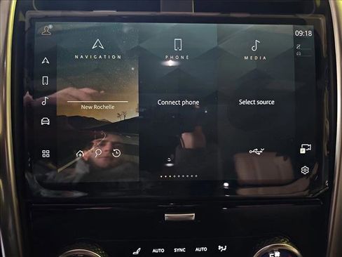 New 2025 Land Rover Discovery Dynamic SE image 22